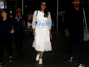 Sonakshi Sinha, Jahnavi Kapoor and others snapped at the airport