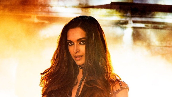 Raabta Title Track Featuring THE SMOKING HOT Deepika Padukone