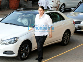 Celebrities attend the last rites of Vinod Khanna in Worli
