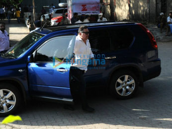 Celebrities attend the last rites of Vinod Khanna in Worli