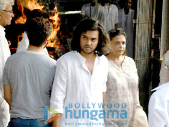 Celebrities attend the last rites of Vinod Khanna in Worli