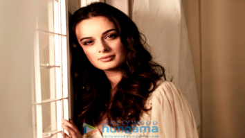 Celebrity Photos of Evelyn Sharma