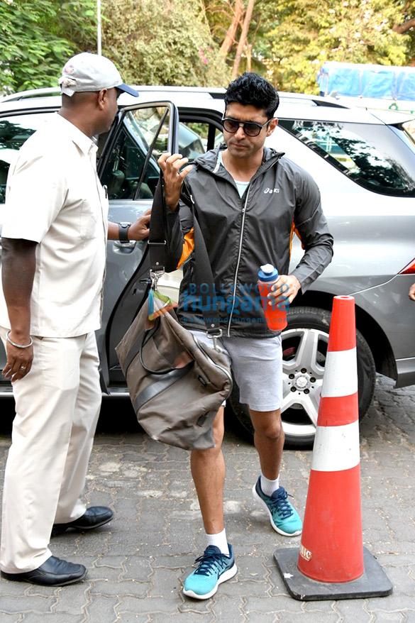 farhan akhtar and amit gaur snapped at otters club for volleyball match 5