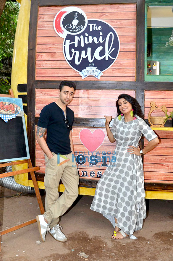 imran khan and nikhil advani shoot for the mini truck show 4