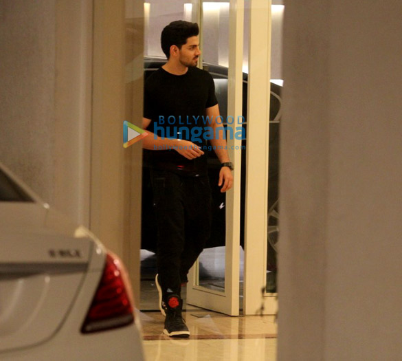 karan johar organises a bash 14