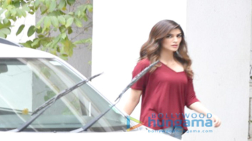 Kriti Sanon snapped post meeting in Bandra