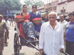 Mahesh Bhatt turns rickshaw puller for Vidya Balan and its adorable!