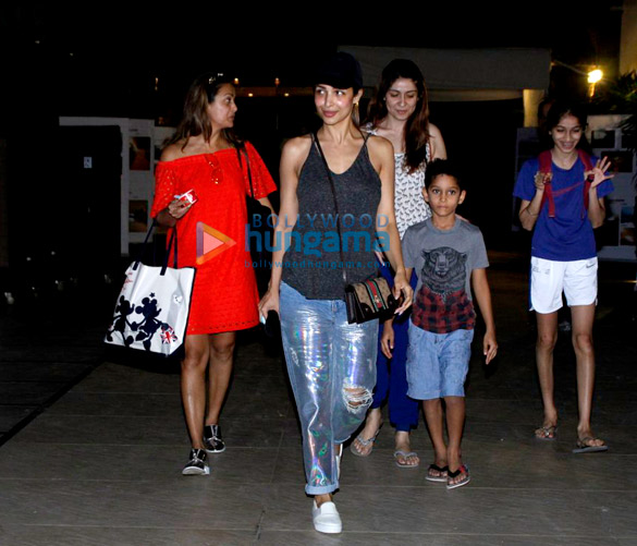 malaika arora khan and amrita arora snapped with kids in bandra 2