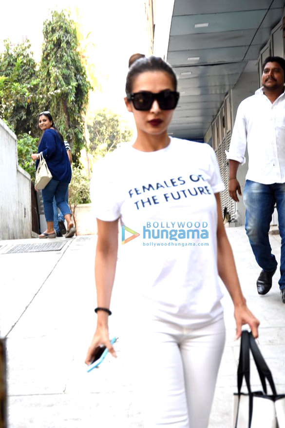 malaika arora khan snapped post meeting in bandra 2