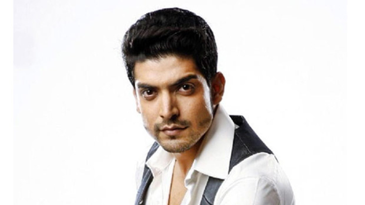 Wow!! This is Impressive! Gurmeet Choudhary’s Special Radio Anthem for Salman Khan Wow!! This is Impressive! Gurmeet Choudhary’s Special Radio Anthem for Salman Khan