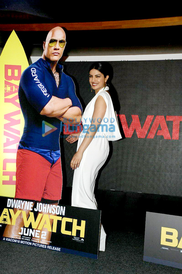priyanka chopra promotes baywatch in mumbai 06