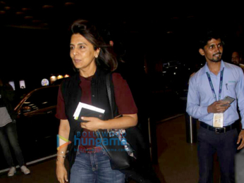 Ranbir Kapoor leaves for London with Neetu Singh