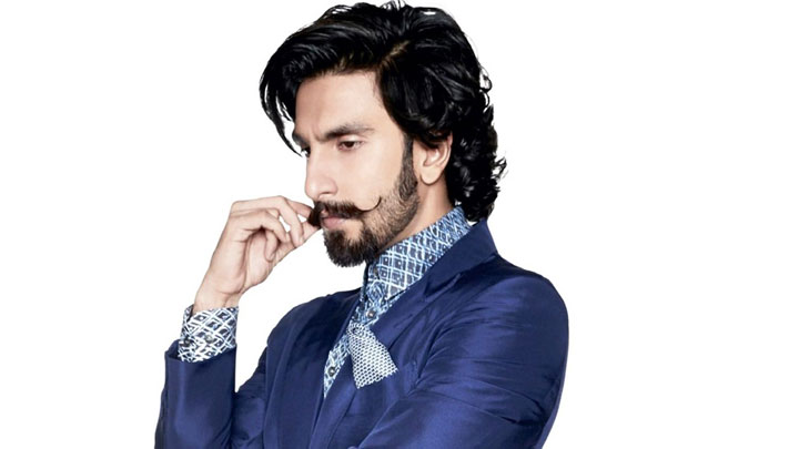 Ranveer Singh’s Lagaan Twist While Playing Ice Cricket In Switzerland Is HILARIOUS Ranveer Singh’s Lagaan Twist While Playing Ice Cricket In Switzerland Is HILARIOUS