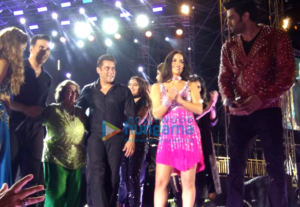 salman khan bipasha basu akshay kumar grace the finale dabangg tour hungama in hong kong 1