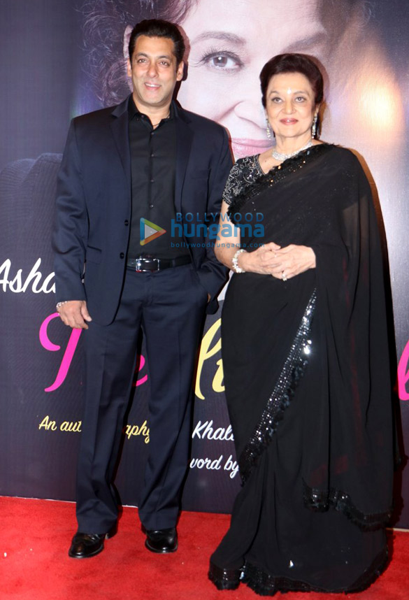 Salman Khan, Dharmendra & Jeetendra grace the launch of Asha Parekh’s book ‘The Hit Girl’ Salman Khan, Dharmendra & Jeetendra grace the launch of Asha Parekh’s book ‘The Hit Girl’