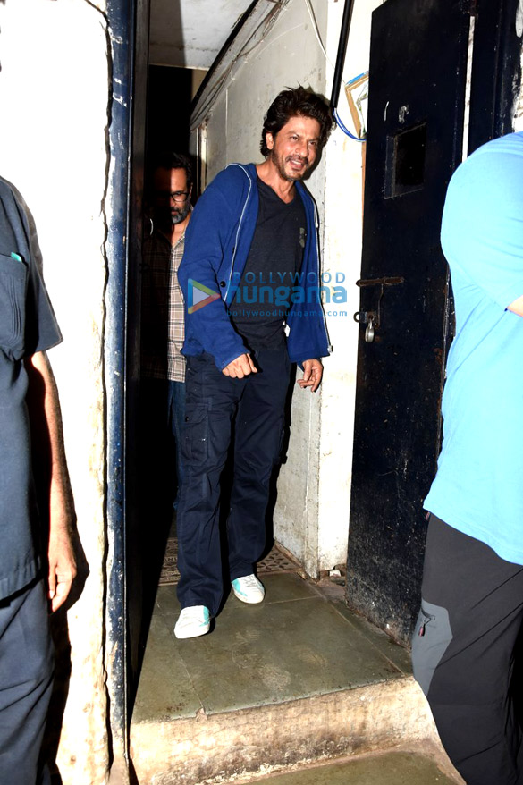 Shah Rukh Khan & Anand L Rai snapped post dinner at Olive