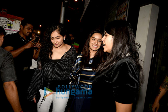 shraddha kapoor and ekta kapoor snapped post dinner at bastian bandra 4