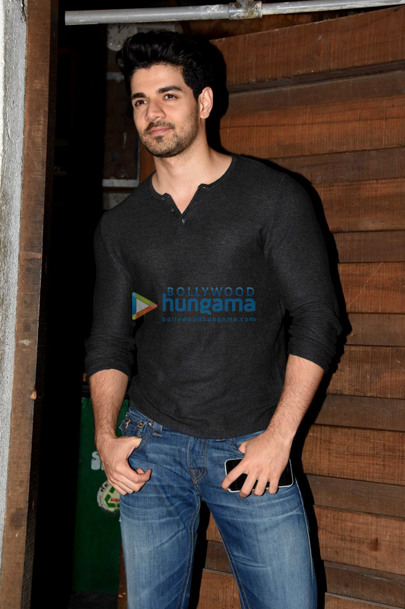 Sooraj Pancholi snapped post his dinner with friends Sooraj Pancholi snapped post his dinner with friends