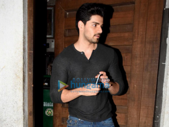 Sooraj Pancholi snapped post his dinner with friends