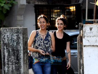 Sussanne Roshan, Twinkle Khanna & Gayatri Oberoi snapped post salon session