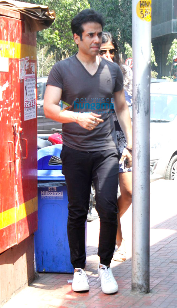 tusshar kapoor snapped with a mystery girl at bastian 3