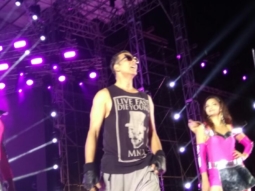 Akshay Kumar Interview On His ROCKING PERFORMANCE At Dabangg Tour