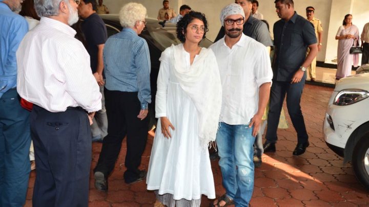 Aamir Khan At Vinod Khanna’s Prayer Meet Aamir Khan At Vinod Khanna’s Prayer Meet