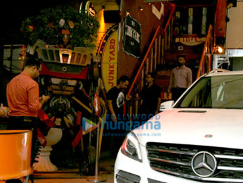 Aamir Khan snapped post spa session in Bandra