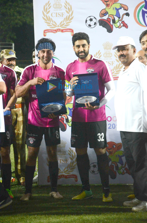 abhishek bachchan and ranbir kapoor play a friendly football match with the cisf personnels 40