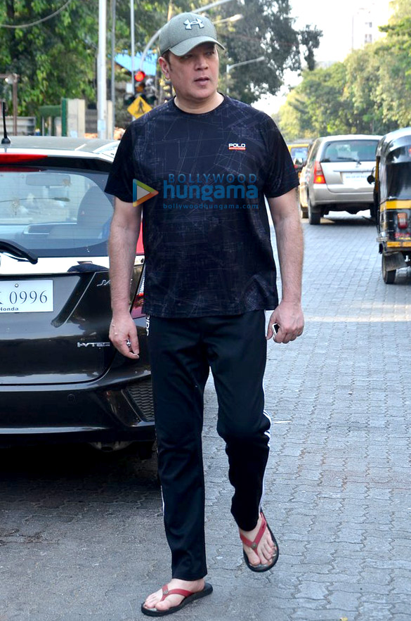aditya pancholi snapped in bandra 3