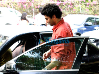 Aditya Roy Kapoor snapped post inspecting work at his new house in Bandra