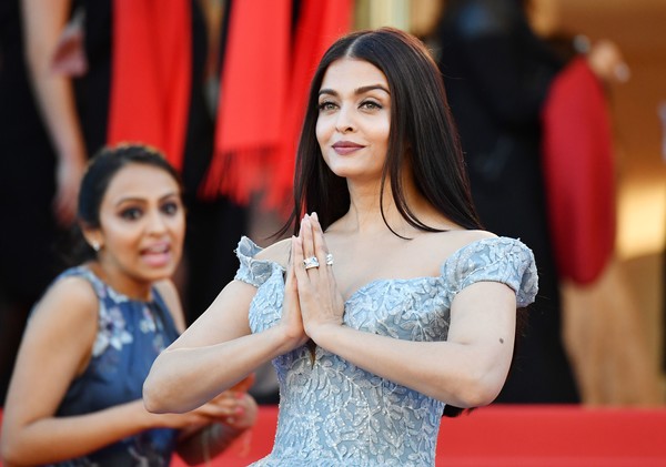Aishwarya Rai Bachchan looks like-6