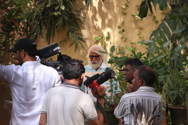 Amitabh Bachchan and Rishi Kapoor begin shooting for 102 Not Out on the streets of Mumbai-2