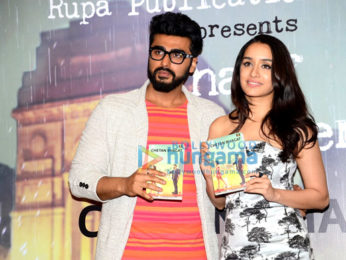 Arjun Kapoor and Shraddha Kapoor unveil 'Half Girlfriend's book