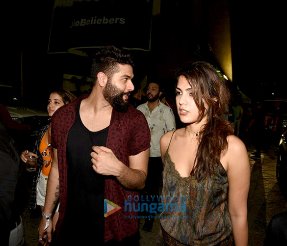 celebs attend justin biebers concert in mumbai 19