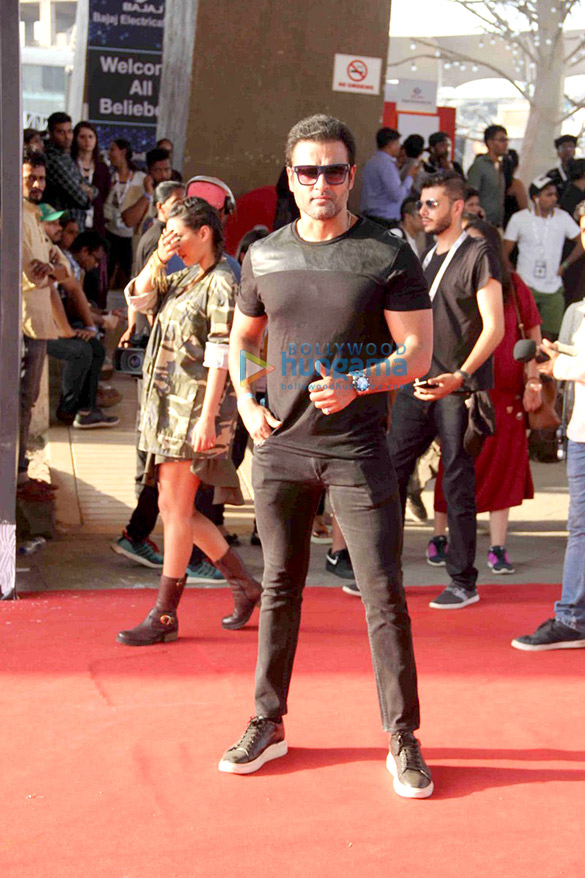 celebs attend justin biebers concert in mumbai 41