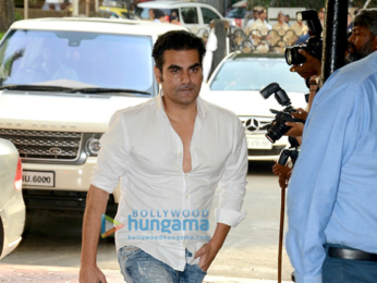 Celebs attend the prayer meet in memory of the late actor Vinod Khanna