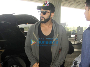 Deepika Padukone, Ayushmann Khurana, Parineeti Chopra, Shraddha Kapoor and Arjun Kapoor snapped at the airport