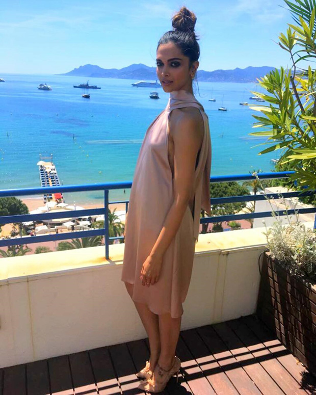 Deepika Padukone sizzles in a satin dress at Cannes 2017-1