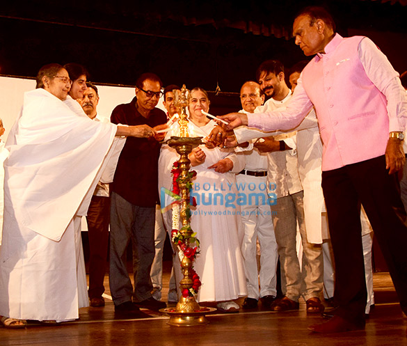 dharmendra gracy singh vivek oberoi poonam dhillon suresh oberoi others at brahma kumaris sister shivanis spiritual talk 1