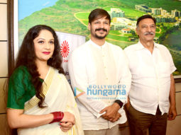 Dharmendra, Gracy Singh, Vivek Oberoi, Poonam Dhillon, Suresh Oberoi and others grace the Brahma Kumari sister, Shivani’s spiritual talk