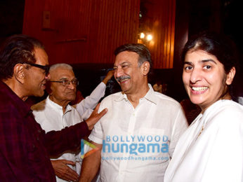 Dharmendra, Gracy Singh, Vivek Oberoi, Poonam Dhillon, Suresh Oberoi & others at Brahma Kumari's sister Shivani's spiritual talk