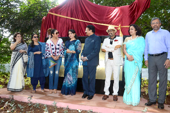 gauri khan and shaina nc grace the maharashtra day celebrations 1