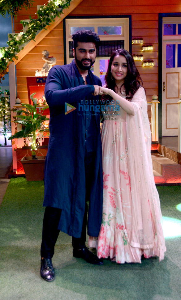 half girlfriend promotions on the sets of kapil sharma 2