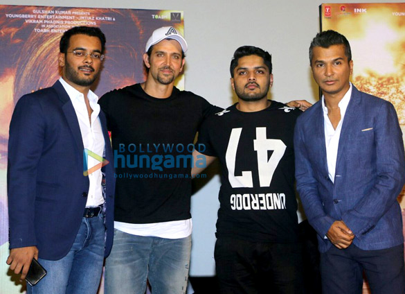hrithik roshan unveils first look of vikram phadniss marathi movie hrudayantar 2