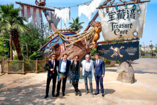 Johnny Depp dazzles fans at ‘Pirates of the Caribbean’ premiere in Shanghai Disneyland