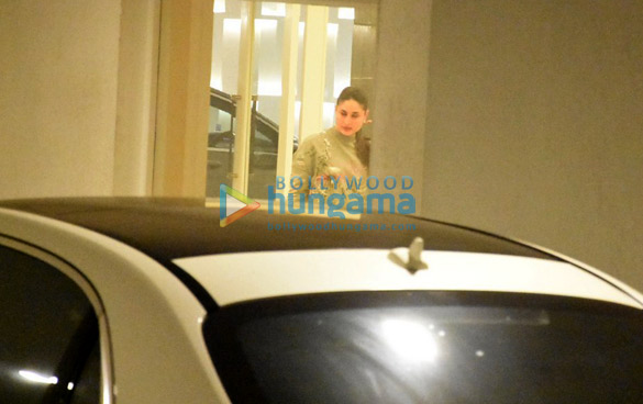 Kareena Kapoor Khan and Karisma Kapoor snapped at Karan Johar’s house