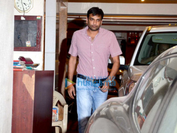 Karisma Kapoor, Soha Ali Khan, Kunal Khemu snapped post dinner at Saif Ali Khan & Kareena Kapoor Khan's house