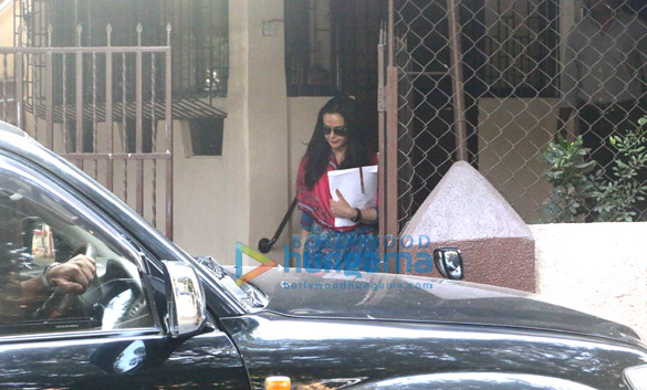 preity zinta snapped post dubbing in bandra 6