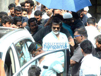 Rajnikanth snapped shooting on the streets of Mumbai today